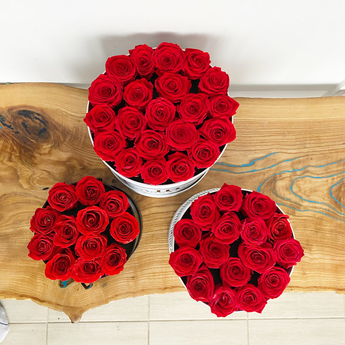 Preserved Eternity Roses in a Round Box