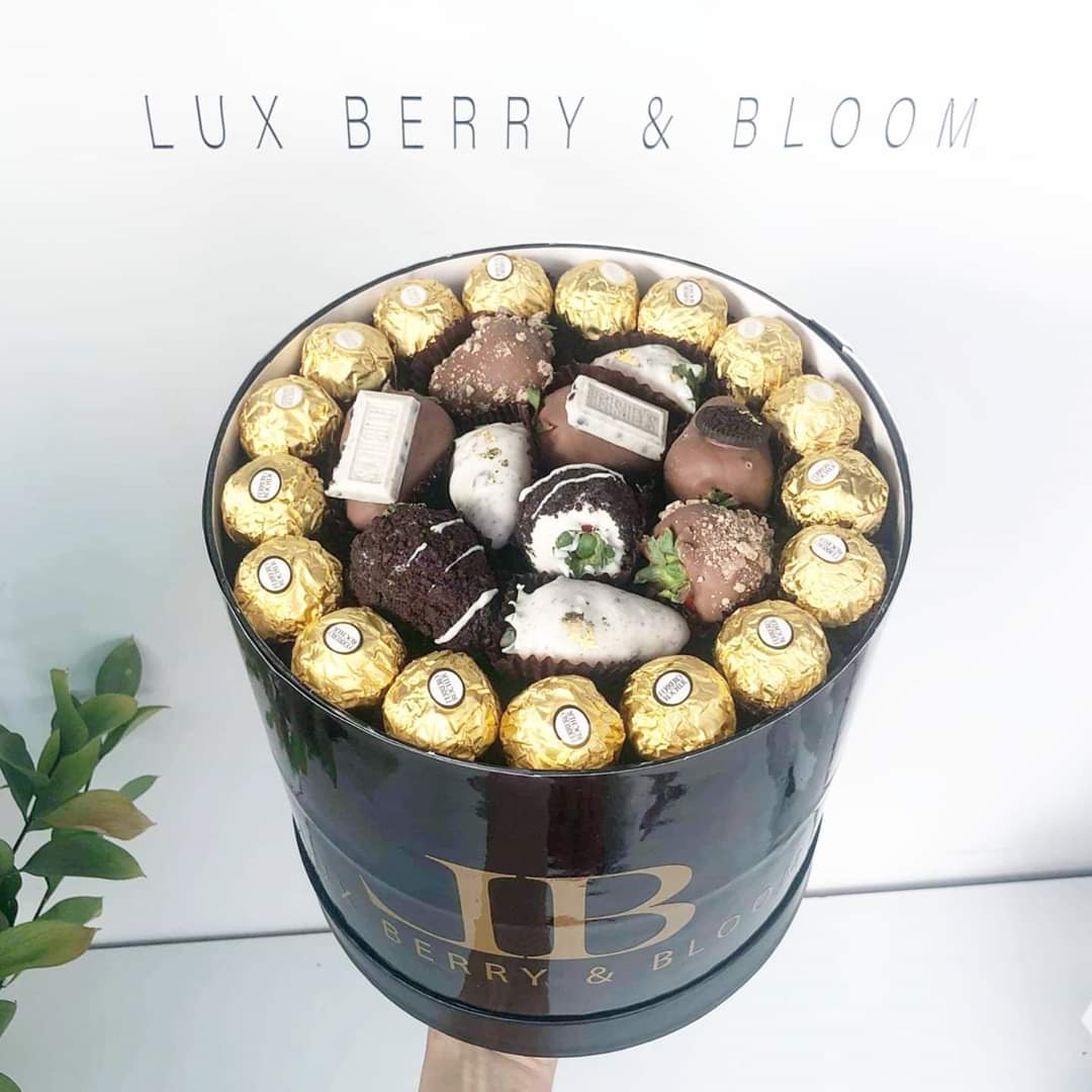 Grande Alto Berries and Chocolate Ring Box