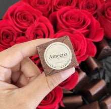 Load image into Gallery viewer, Fresh Roses and Caramel Chocolate